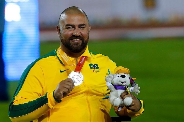 André Rocha comemora medalha no Parapan do Canadá. (© Washington Alves/MPIX/CPB)