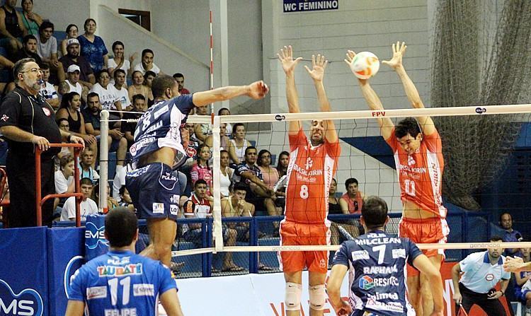 Mesmo jogando em casa e contando com o apoio da torcida, o Taubaté foi derrotado por 3 a 0. (Foto: Divulgação)