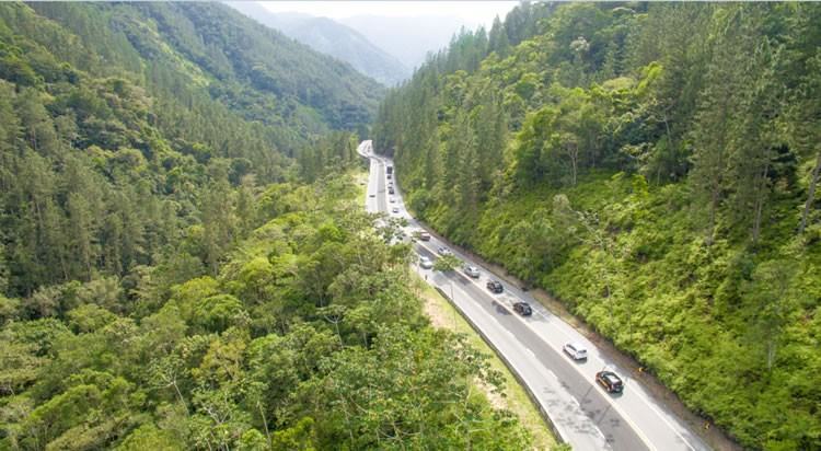 Ação foi acordada com a Polícia Militar Rodoviária devido ao volume de tráfego intenso rumo ao Litoral Norte. (Foto: Divulgação)