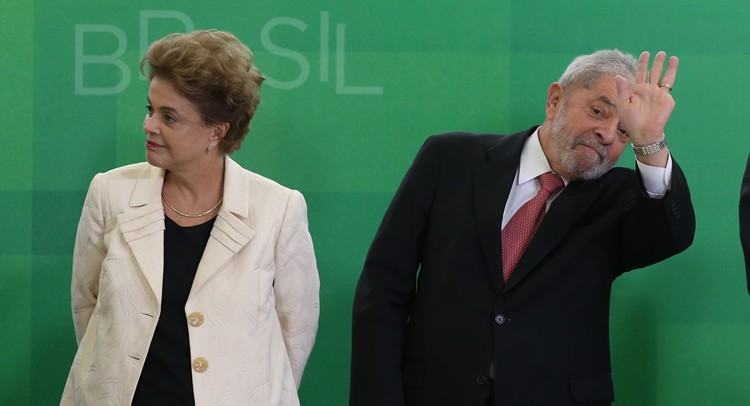 Dilma e Lula durante a cerimônia de posse do ex-presidente como ministro-chefe da Casa Civil. (Foto: Lula Marques/ Agência PT)