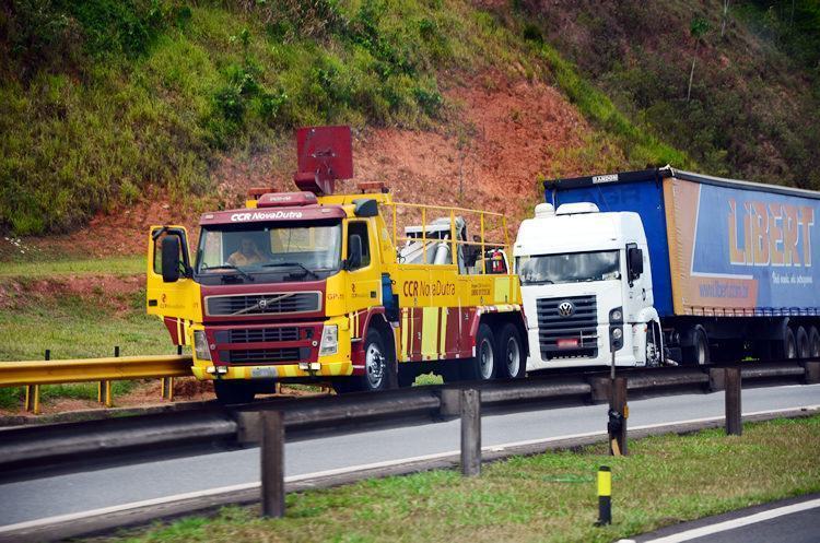 Durante o feriado, a CCR NovaDutra fez 870 atendimentos em carros com pane mecânica. (Foto: PortalR3)