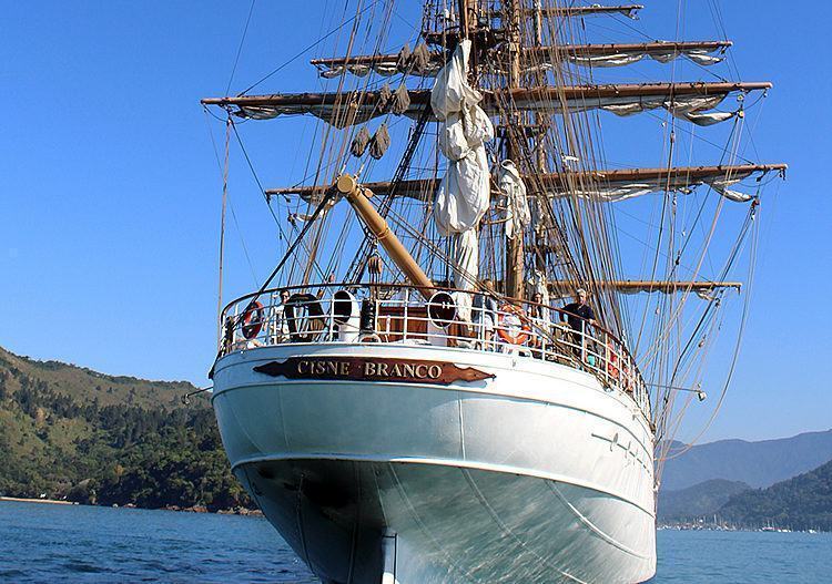 Navio em Ubatuba. (Foto: Divulgação)