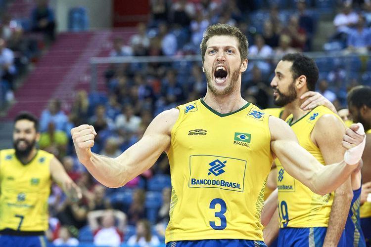 Éder comemora ponto durante partida contra a França. (Divulgação/FIVB) 