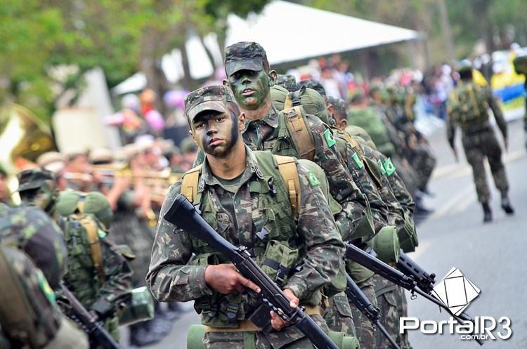 Militares do Exército encerrarão o desfile. (Foto: Luis Claudio Antunes/PortalR3)