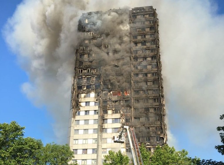 Fotos Incêndio Atinge Prédio Em Londres E Deixa Feridos E Mortos