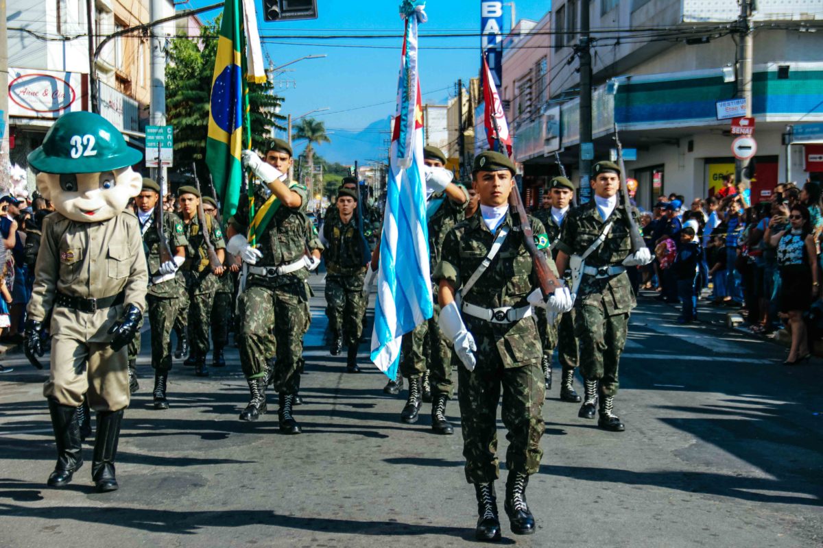 Desfile Cívico em Cruzeiro marca o 86º aniversário da ...