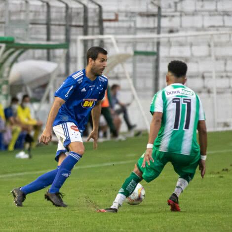 Cruzeiro perde para o Juventude e permanece na Série B do ...