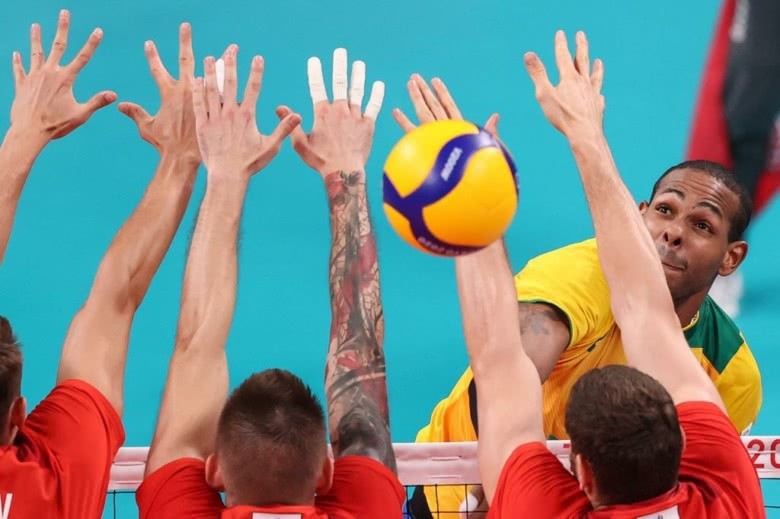 Vôlei masculino perde para russos e vai disputar o bronze ...