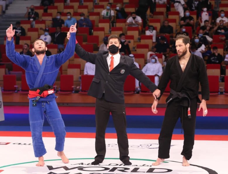 Trirriense conquista pódio em campeonato mundial de jiu-jitsu, em Abu Dhabi