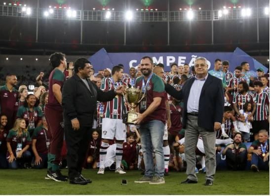 Fluminense goleia o Flamengo e é bicampeão carioca — Fluminense