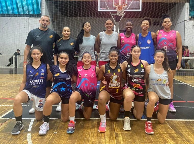 BASQUETEBOL TAUBATE: EQUIPE SUB 19 FEMININO TAUBATE X SJC